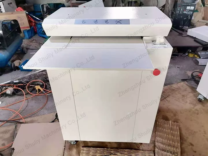 آلة تقطيع الورق المقوى الصناعية